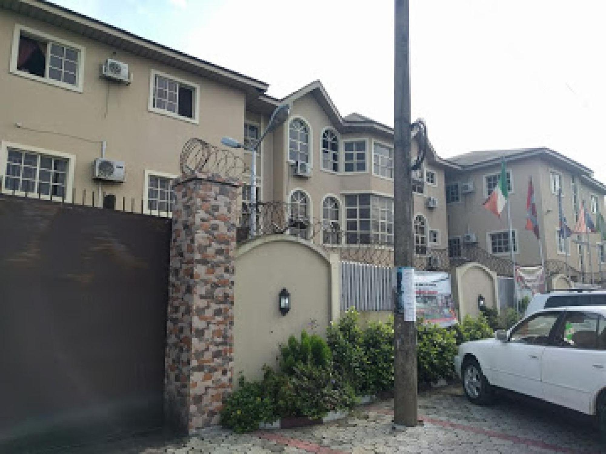 Room In Lodge - Clen-Phil Hotels And Suite Port Harcourt Exterior photo